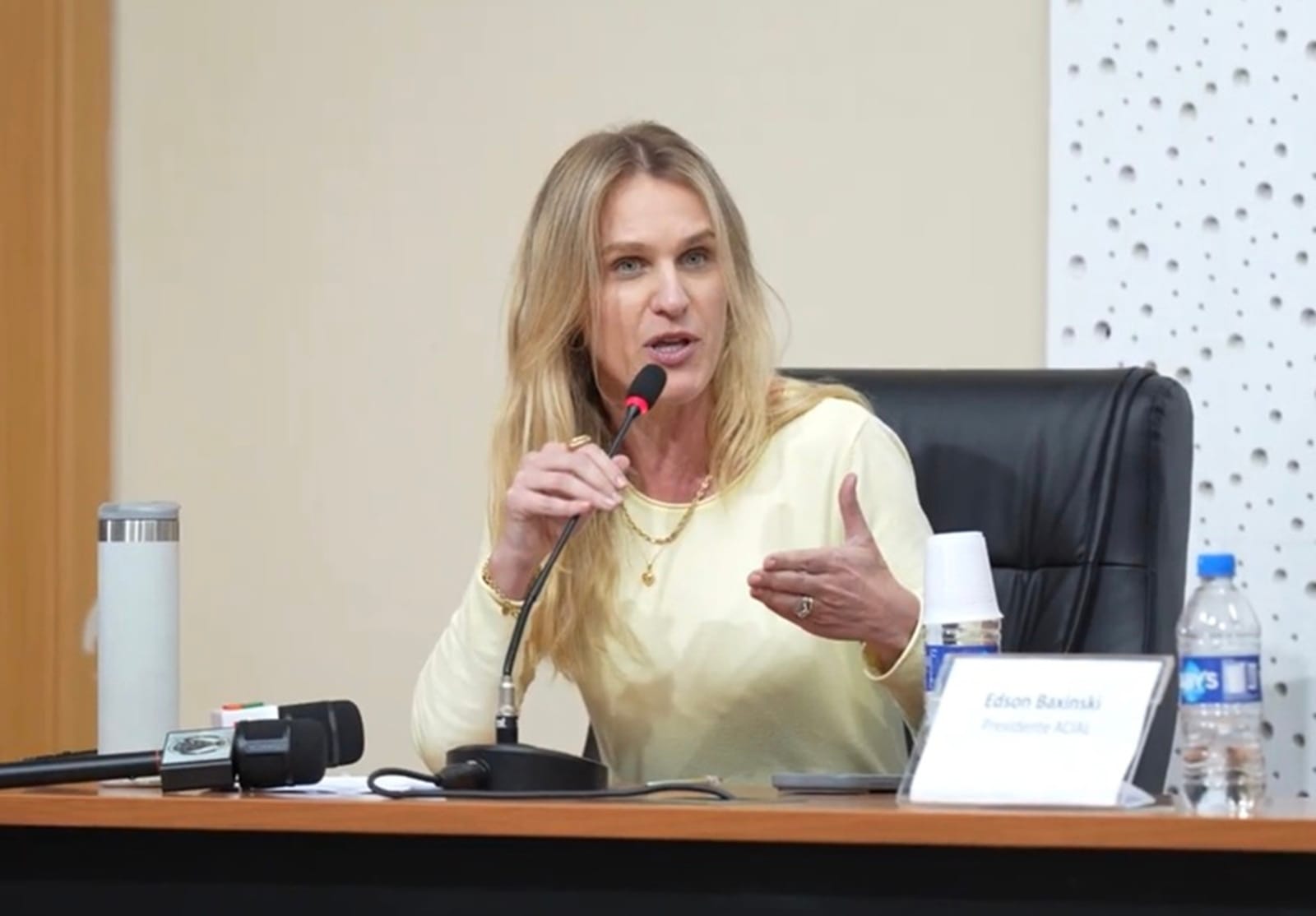 Após reclamações, Corsan participa de audiência pública em Alvorada