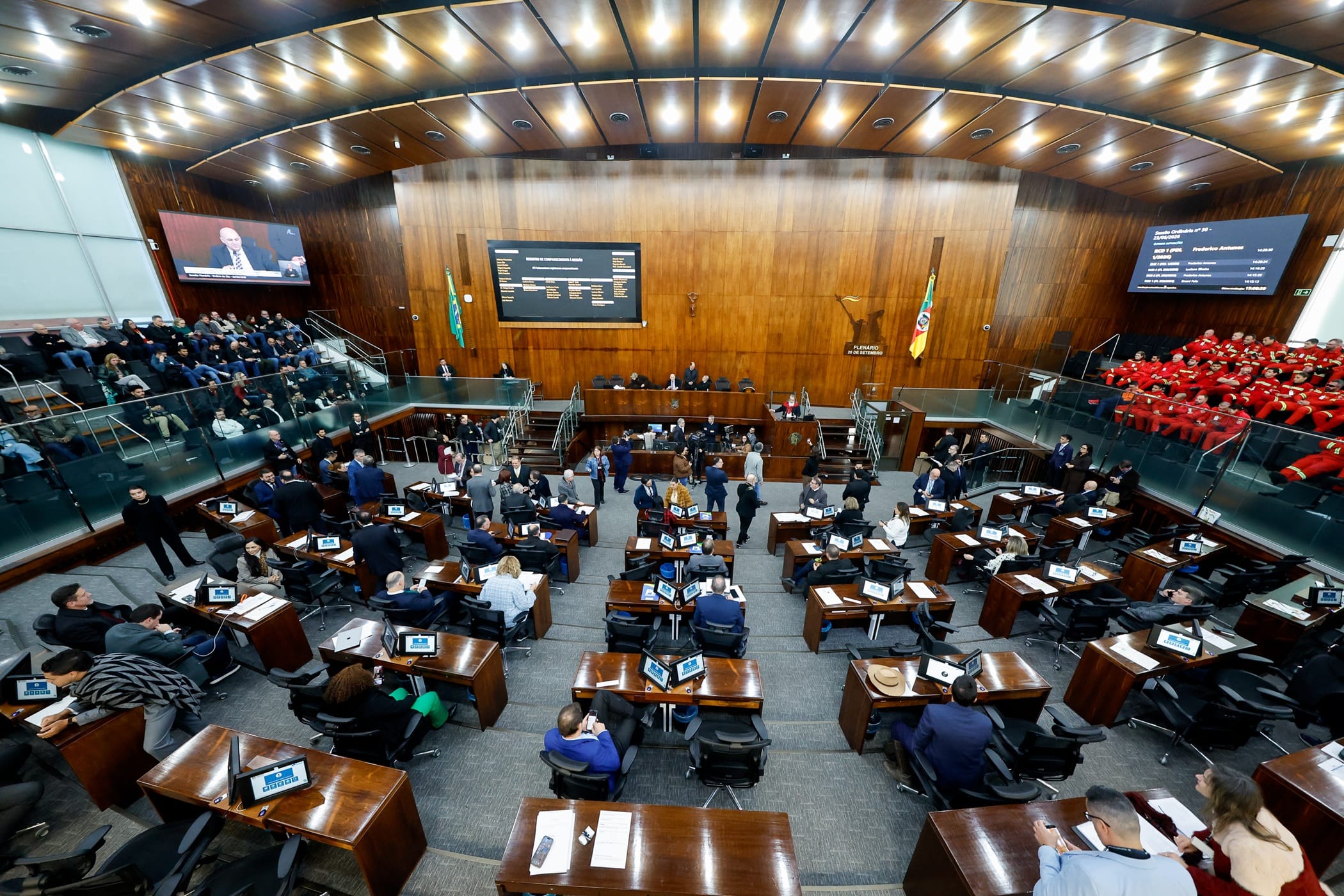 Assembleia aprova adesão do RS a regime emergencial que reduz preço do diesel 2 Assembleia aprova adesão do RS a regime emergencial que reduz preço do diesel