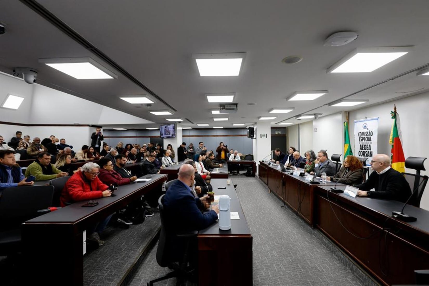 Após privatização da Corsan, Comissão inicia audiências com denúncias de faturas abusivas e água contaminada no RS