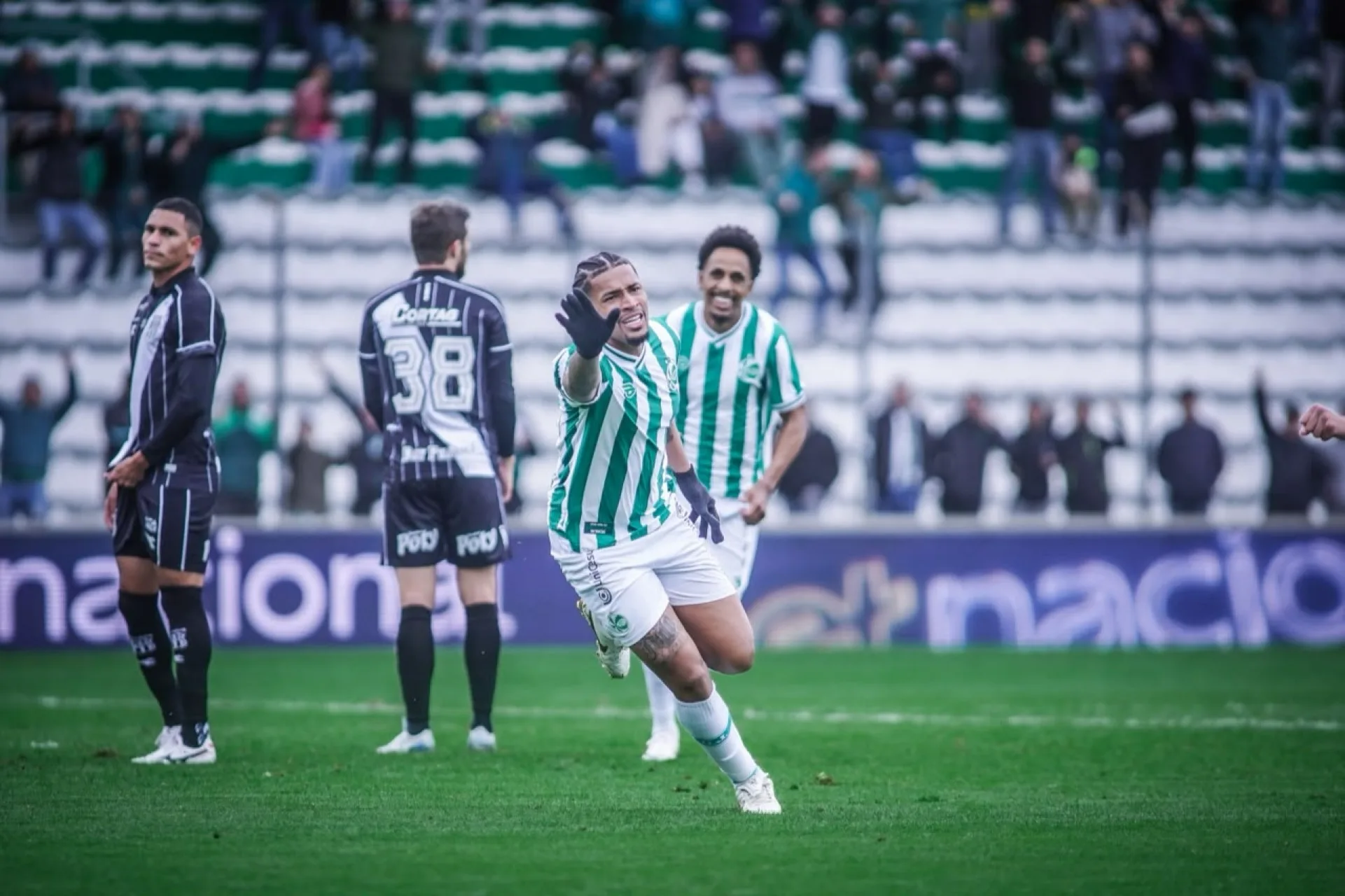Com postura de time de Série A, Juventude amassa a Ponte Preta e encosta no G-6