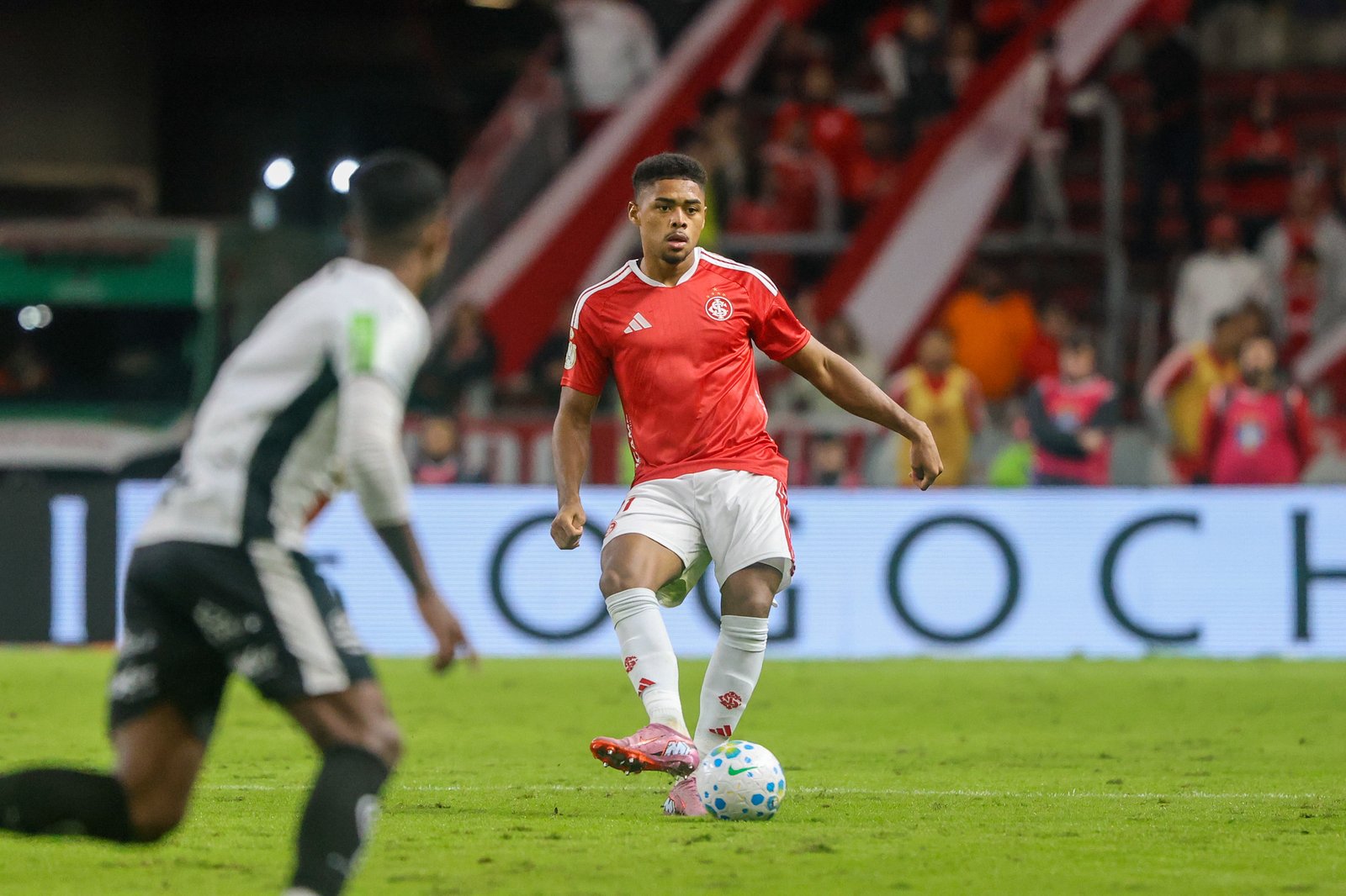 Inter emite nota após utilização de material falso durante julgamento de Victor Gabriel