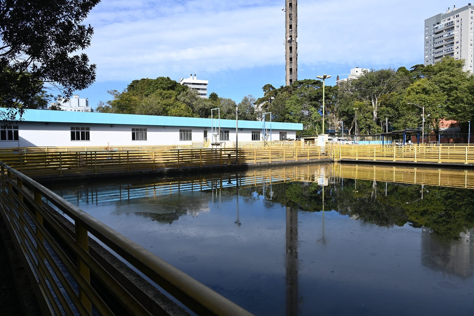 Rompimento de adutora e falta de energia interrompem abastecimento de água em Caxias do Sul