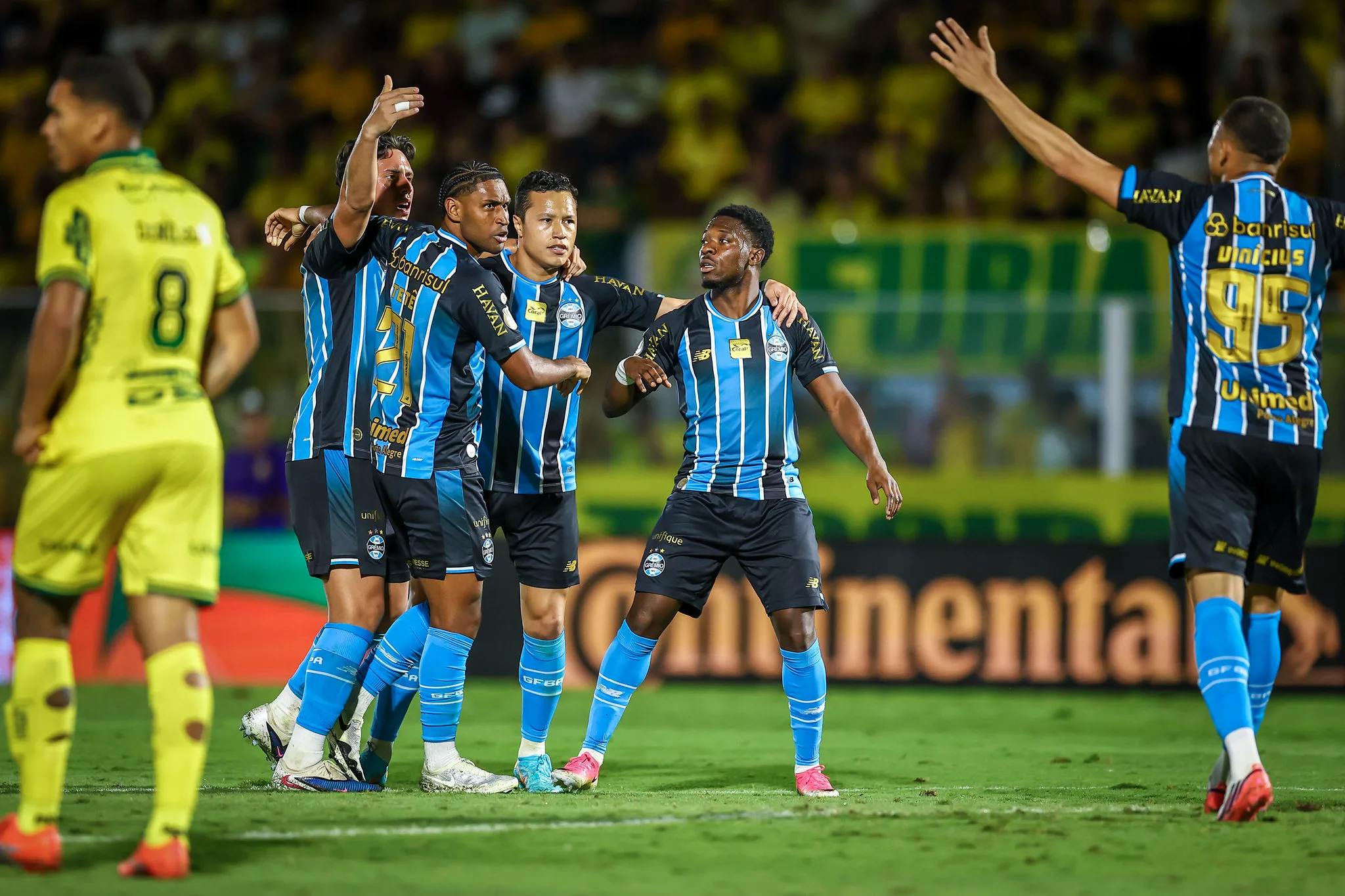 “Será uma final”: Luís Castro desabafa após empate do Grêmio e faz apelo à torcida para a decisão 8 “Será uma final”: Luís Castro desabafa após empate do Grêmio e faz apelo à torcida para a decisão