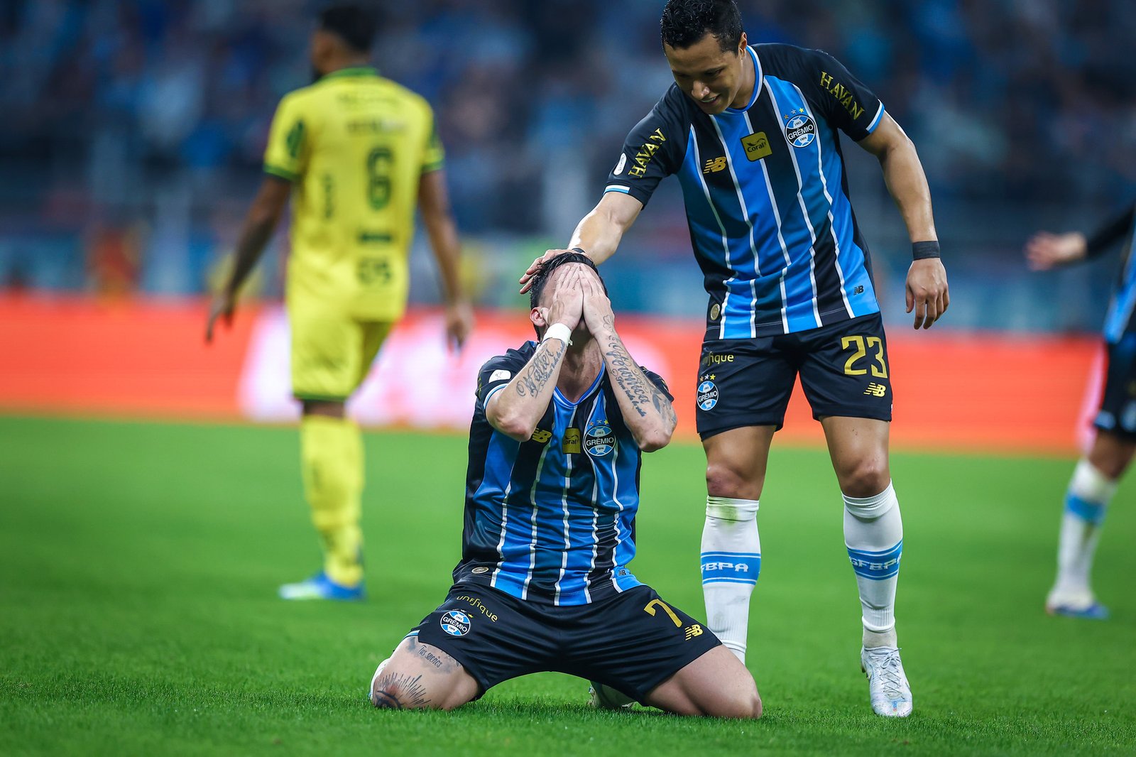 Classificação dramática e R$ 4 milhões garantidos: O que Luís Castro disse sobre a vitória do Grêmio 2 Classificação dramática e R$ 4 milhões garantidos: O que Luís Castro disse sobre a vitória do Grêmio