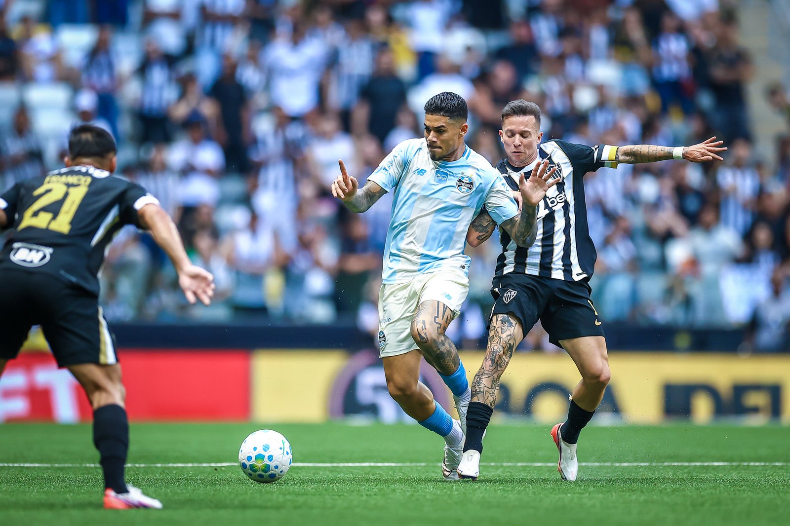 Pelaipe pede desculpas à torcida do Grêmio após goleada e banca permanência de Luís Castro 2 Pelaipe pede desculpas à torcida do Grêmio após goleada e banca permanência de Luís Castro