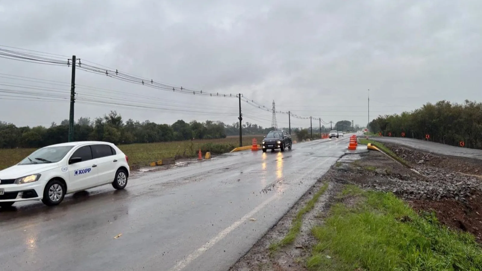 ERS-409, em Santa Cruz do Sul, é liberada para trânsito de veículos 2 ERS-409, em Santa Cruz do Sul, é liberada para trânsito de veículos