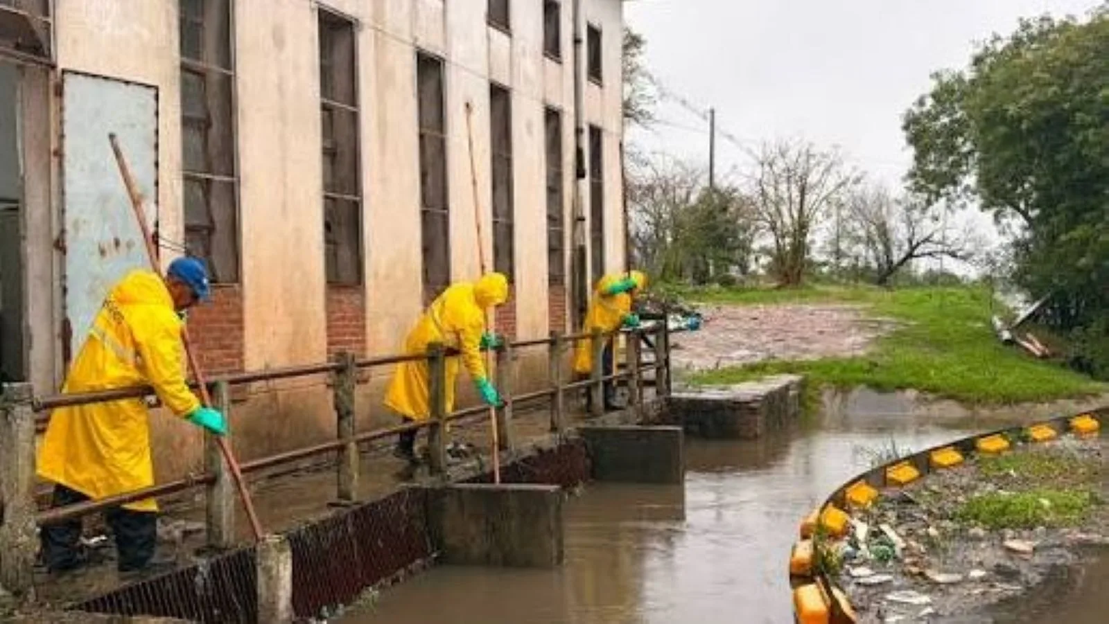 Chuva passa de 110 mm e força operação total no sistema de drenagem em Pelotas 7 Chuva passa de 110 mm e força operação total no sistema de drenagem em Pelotas