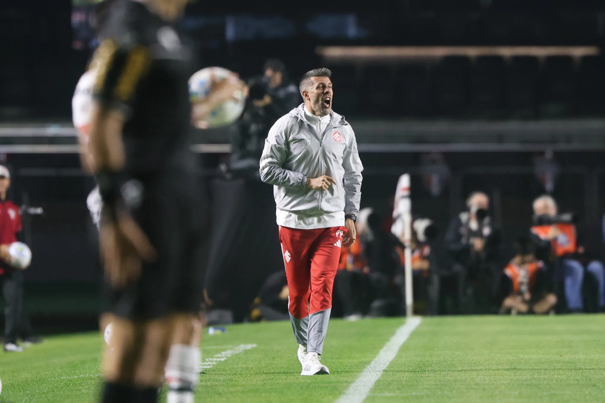 Fim de um ciclo: Paulo Pezzolano não é mais técnico do Inter 3 Fim de um ciclo: Paulo Pezzolano não é mais técnico do Inter
