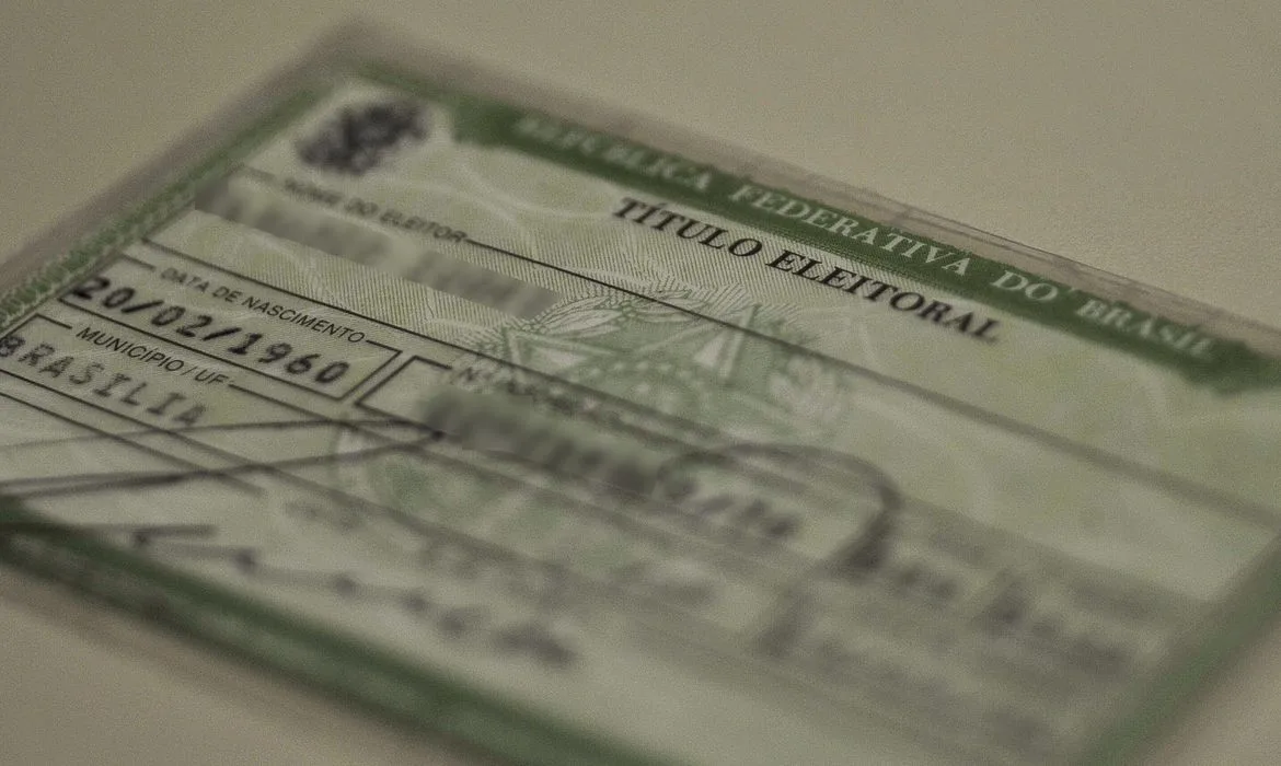 Posso votar sem o título de eleitor? Veja o que fazer e os documentos aceitos 1 Titulo de eleitor Foto Marcello Casal Jr Agencia Brasil