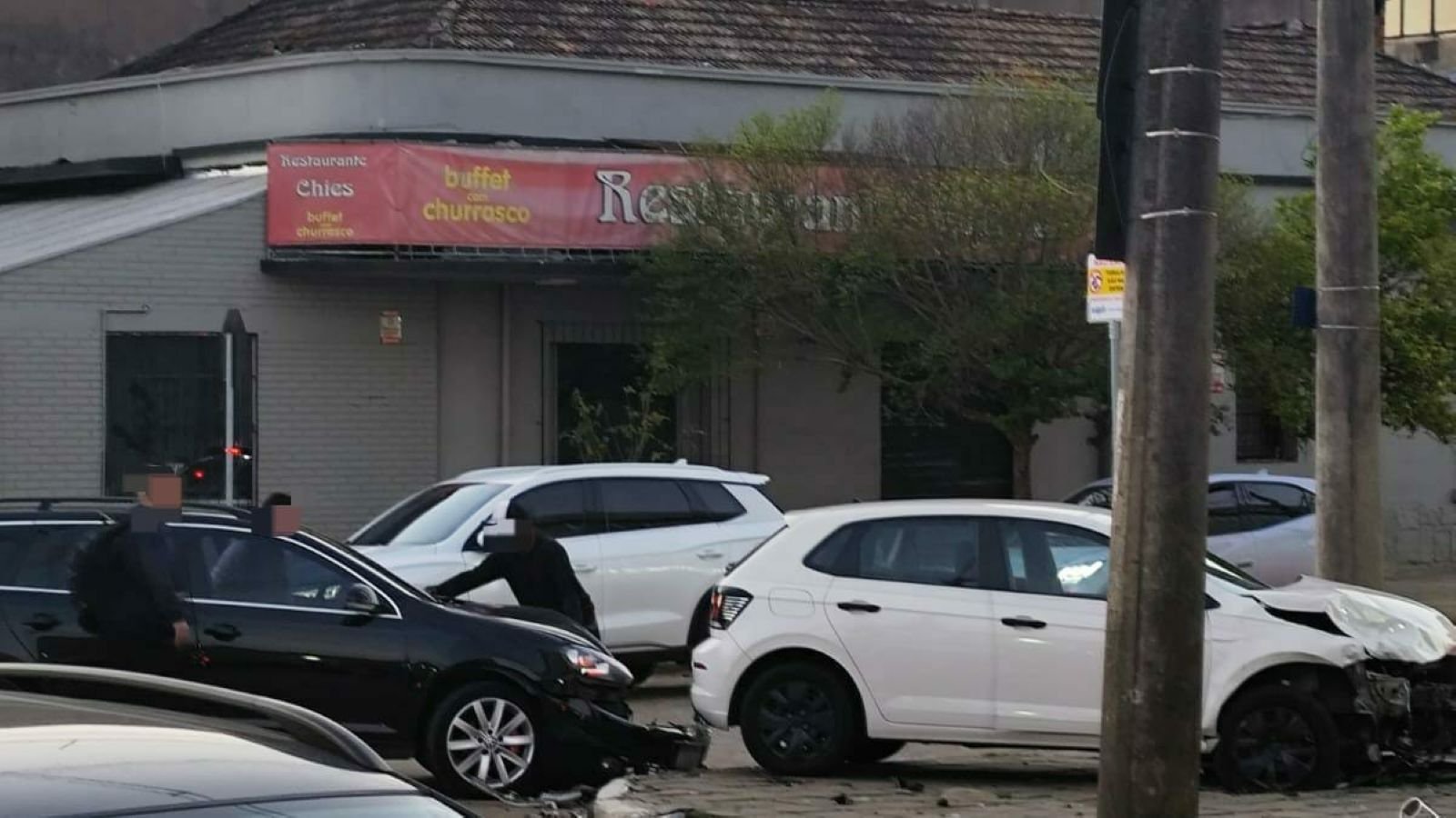Colisão afeta trânsito na zona Norte de Porto Alegre 2 Colisão afeta trânsito na zona Norte de Porto Alegre