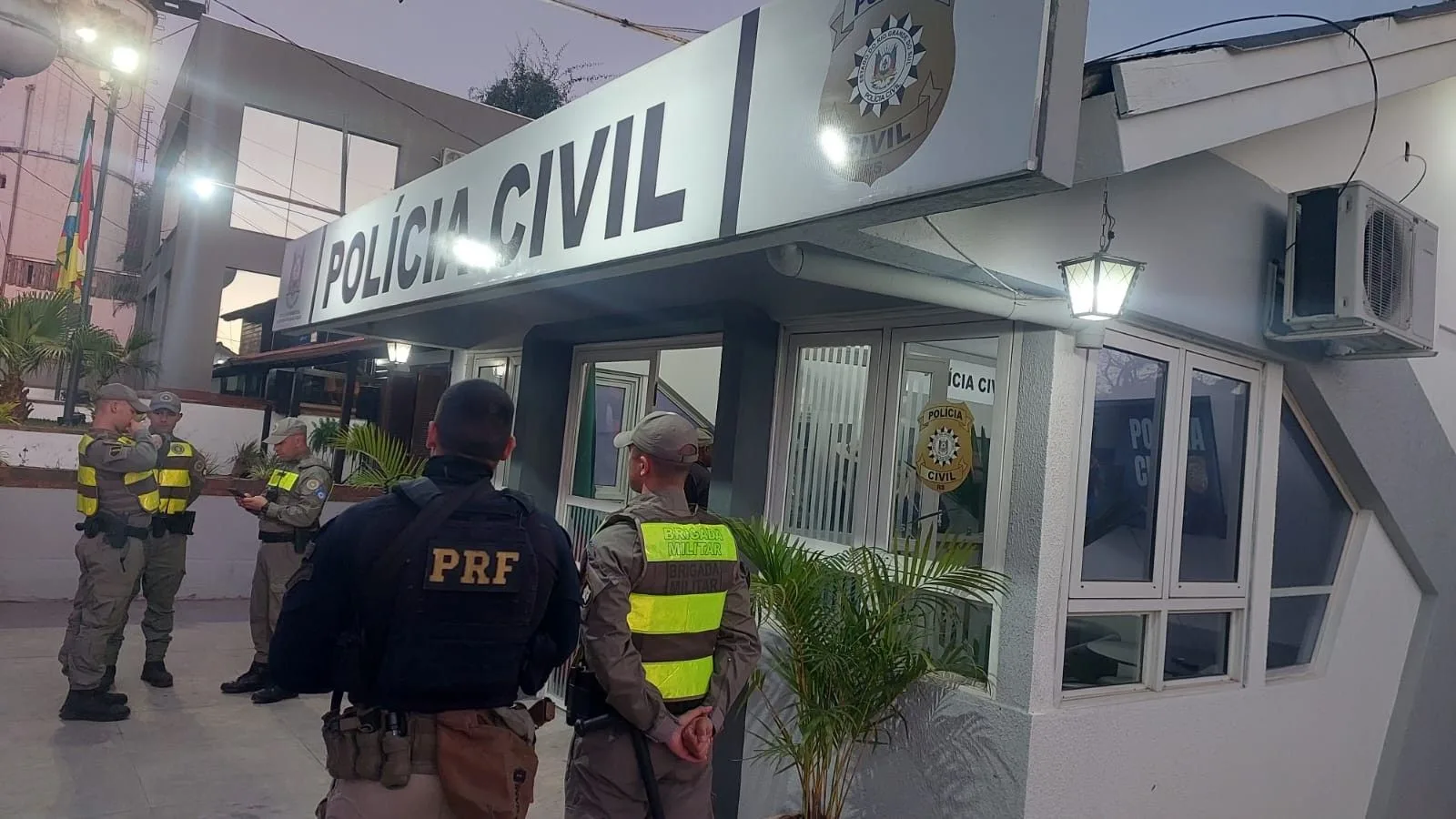 Dupla é presa em Esteio por aplicar golpe na venda de ingressos para a Expointer 3 Dupla é presa em Esteio por aplicar golpe na venda de ingressos para a Expointer