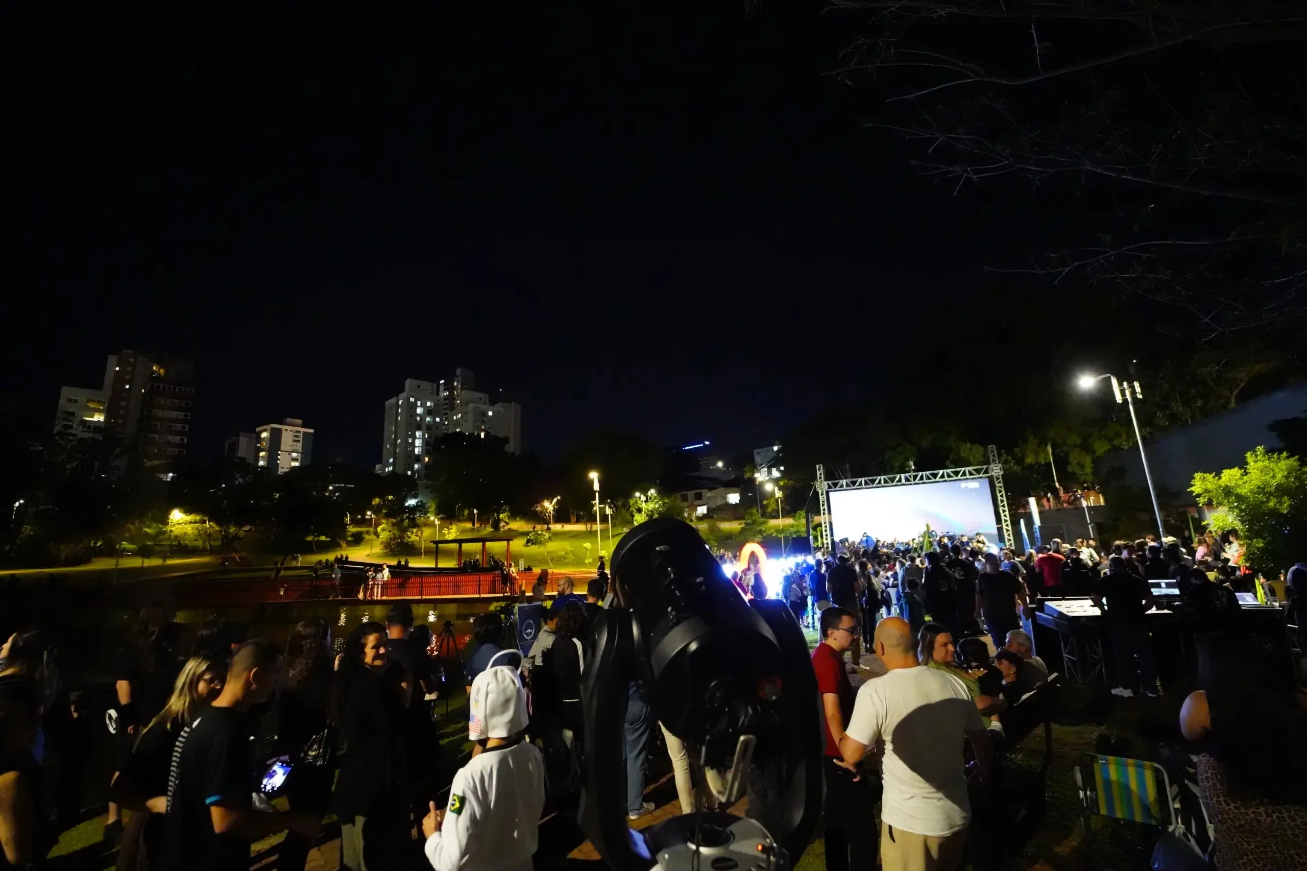Evento gratuito em Passo Fundo reúne ciência, arte e telescópios para toda a família