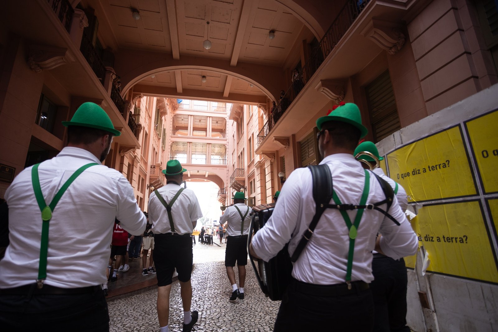 Oktoberfest de Porto Alegre divulga atrações culturais e shows no Palco Central e Pavilhão Germânico