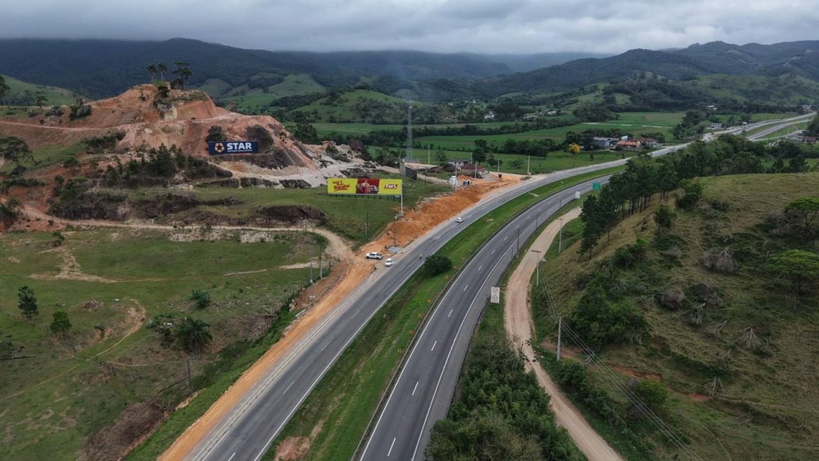 Detonação de rochas provoca bloqueio na BR-386, na Região Norte do RS 2 Detonação de rochas provoca bloqueio na BR-386, na Região Norte do RS