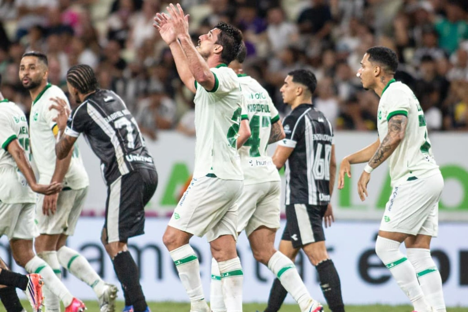 Após empatar com o Ceará, Juventude emite nota sobre a arbitragem na Série B 2 Após empatar com o Ceará, Juventude emite nota sobre a arbitragem na Série B