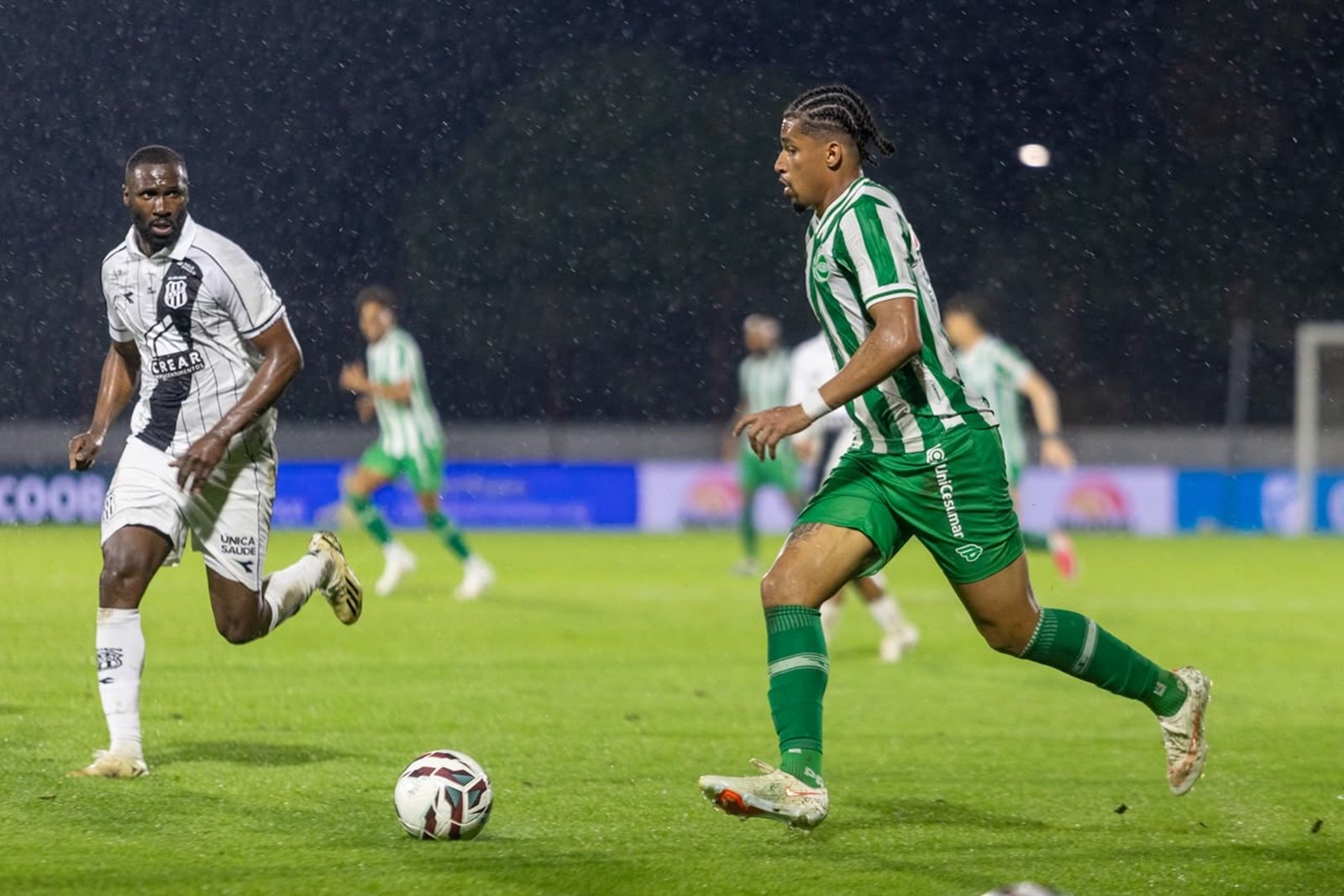 Juventude vence fora de casa, assume a liderança da Série B e seca rival direto 3 Juventude vence fora de casa, assume a liderança da Série B e seca rival direto