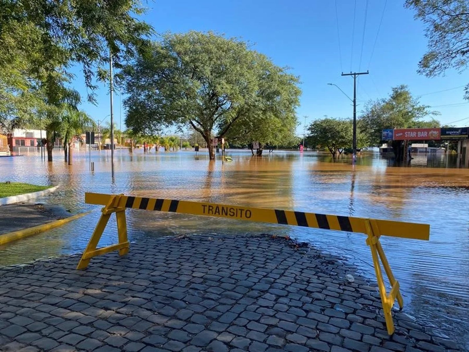 Rio Uruguai segue subindo e atinge cota de inundação em Uruguaiana e Itaqui; veja previsão do SGB 2 Rio Uruguai segue subindo e atinge cota de inundação em Uruguaiana e Itaqui; veja previsão do SGB